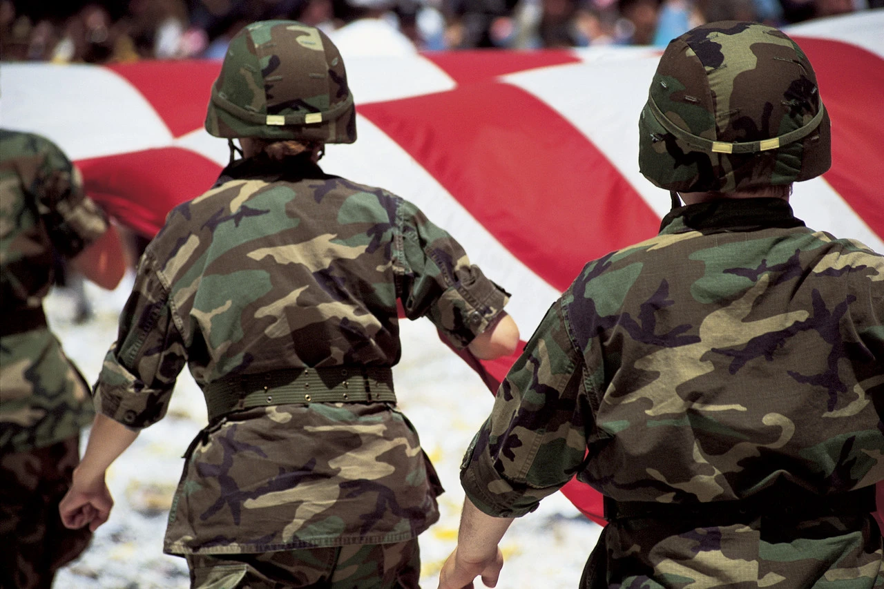 Soldiers with American flag